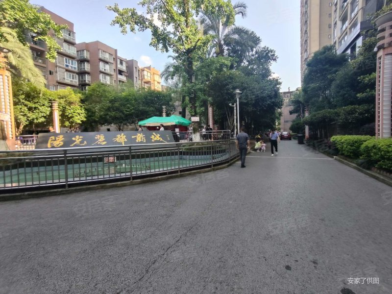 朝南 有电梯 满二 近地铁 出行方便 高楼层视野好 明厨明卫,阳光丽都