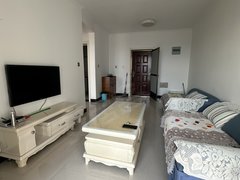 龙口东海官道街商业街区域电梯一室一厅出租，采光好，有空调，550月租出租房源真实图片