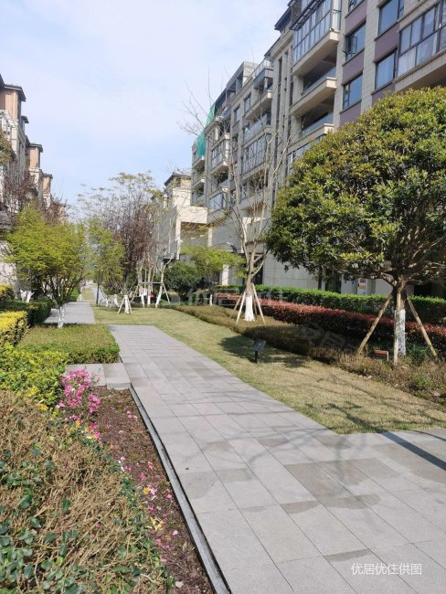 融创文旅城御河湾洋房1楼带花园