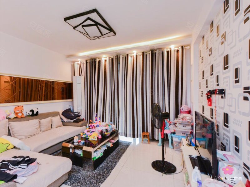 房龄新 高楼层视野好 带电梯 大两房 装修好 正规商品房,宜家国际公寓