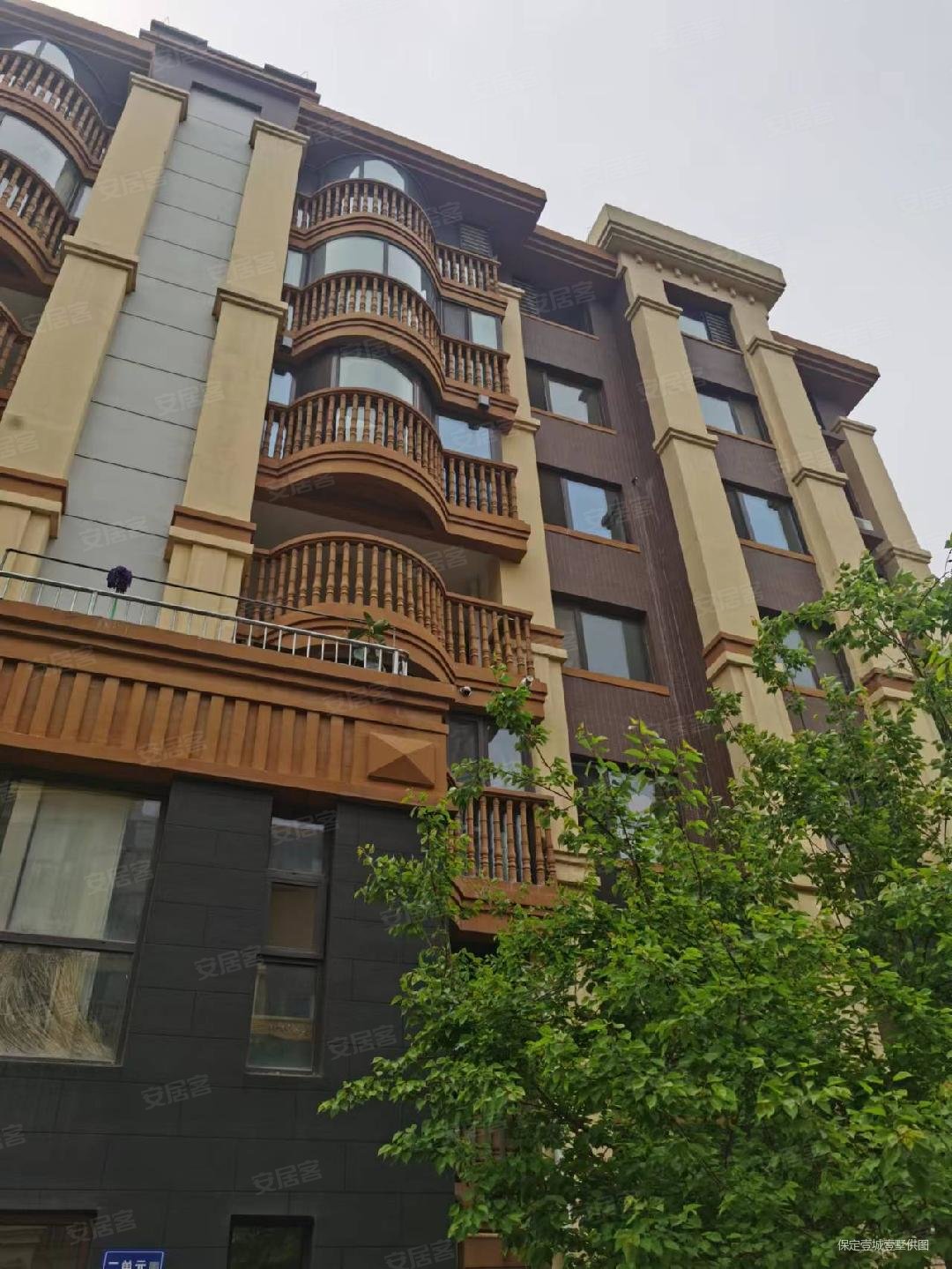 长城街park湾花园洋房4层202送两个车位装修