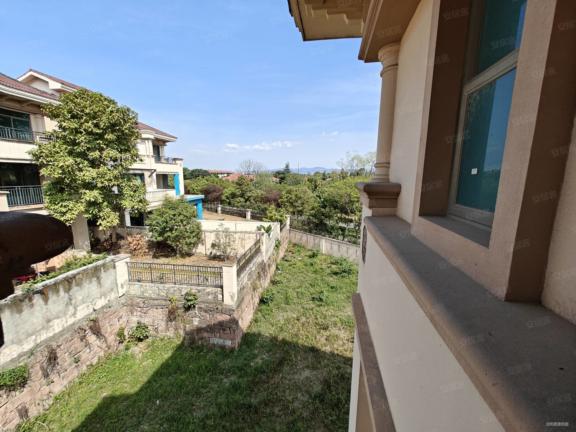 麓山大道 联排端户 带大花园车库清水出售,雅居乐香草山(别墅)二手房