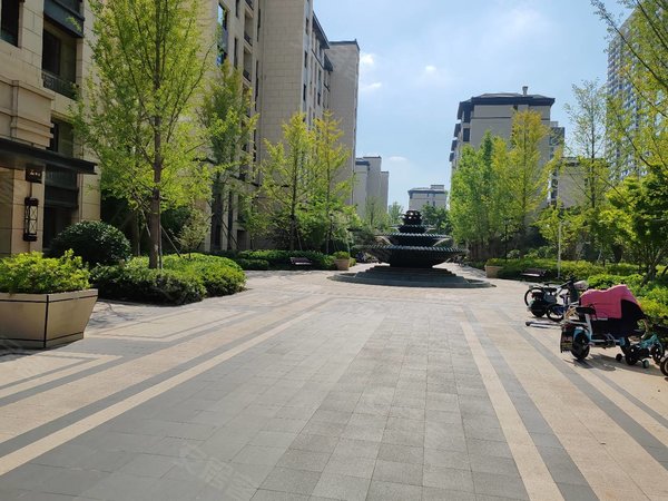 青岛黄岛隐珠红星天铂(二期)红星天铂二期,套三双卫,高端小区,密码