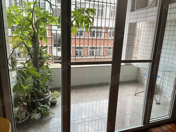 福州长乐吴航锦江花园一区锦江花园一区 4室2厅2卫  配套齐全 拎包即