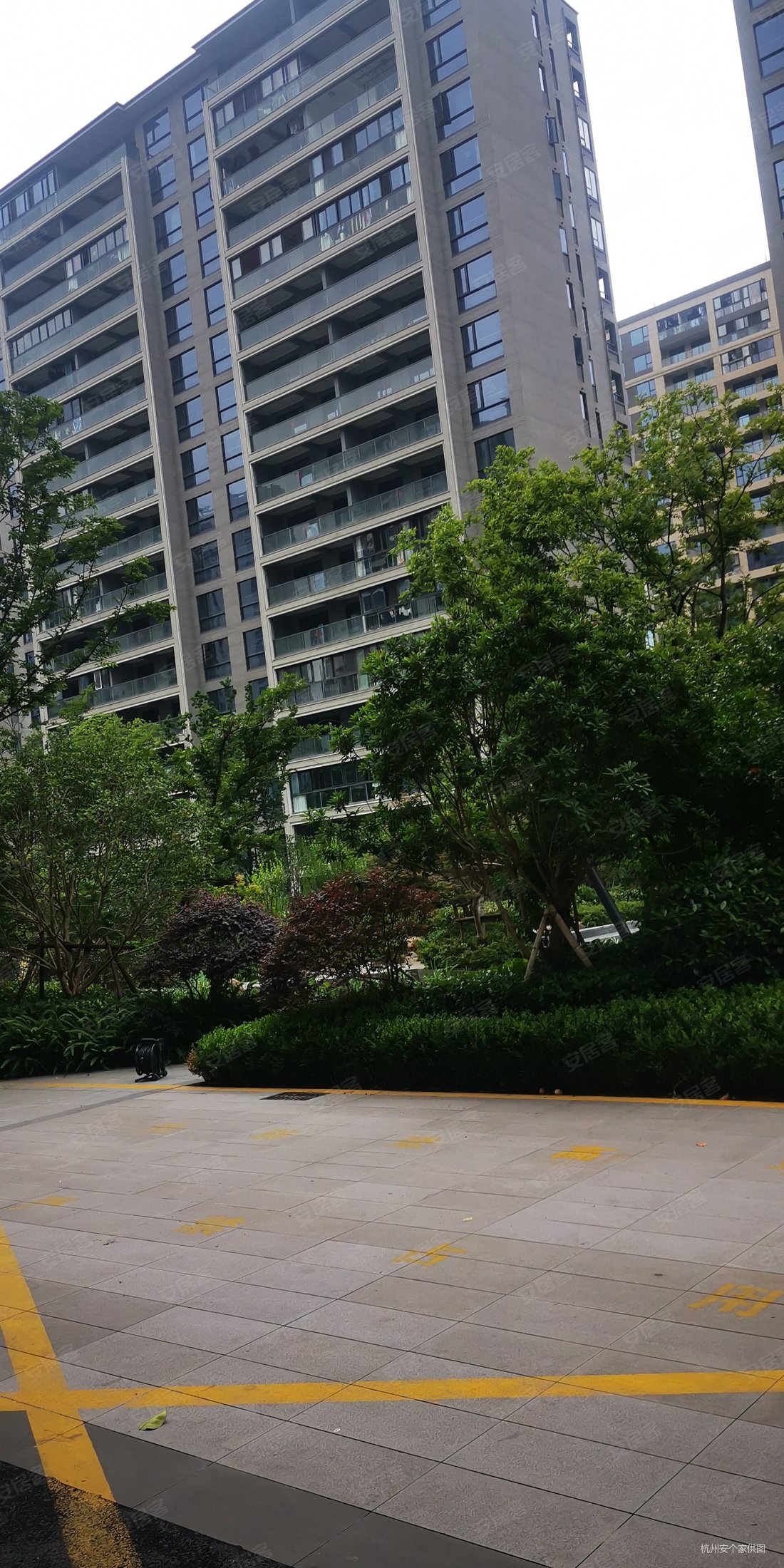 保亿风景未来城3室2厅1卫85.24㎡南北124万