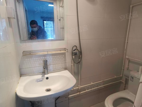 北京丰台太平桥莲花池南里六里桥东地铁站 莲花池南里 独门独户带卫生