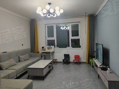 阿拉尔青松路时代城市广场凤凰人才公寓二期，两室两厅，家具家电齐全，拎包入住。出租房源真实图片