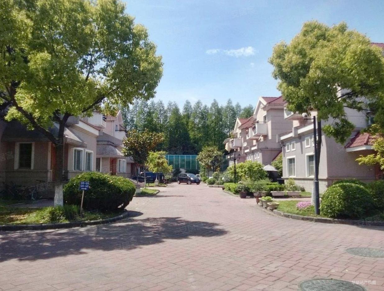 满庭芳花园(别墅)4室2厅3卫171㎡南北1700万