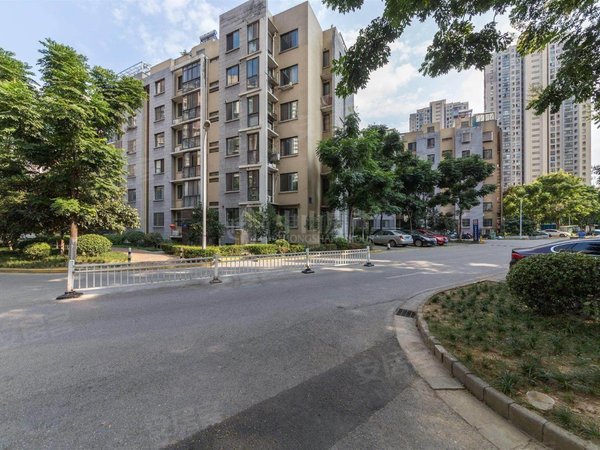 无锡梁溪山北城西花园城西花园,白金汉爵旁,精装大两房,整洁舒适拎包