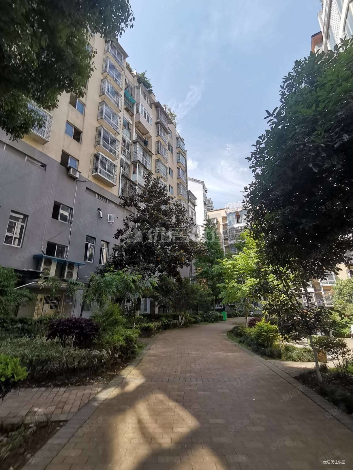 山水黔城三组团13楼50平二房看房方便可按揭