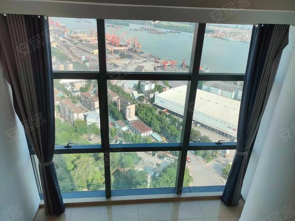 广州黄埔鱼珠广州国际港航中心鱼珠地铁口港航中心商住两用公寓,家私