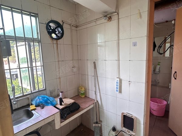 泽州鹤洲新村鹤洲新村 1室1厅1卫出租房源真实图片