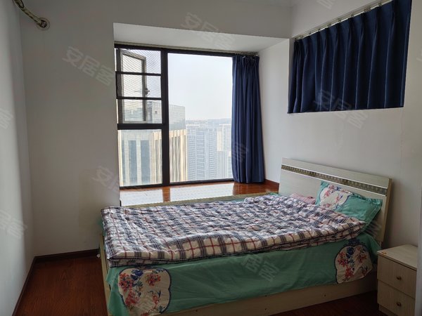 成都龙泉驿大面百悦城四期世茂广场旁  精装套二 拎包入住  看房方便