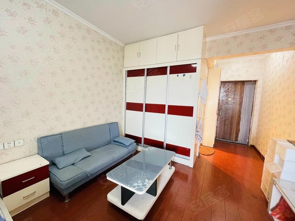 重庆九龙坡杨家坪首创立方谢家湾轻轨站,首创立方精装一房,近育才