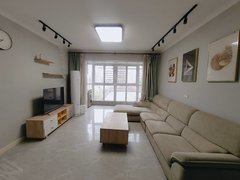 驻马店驿城体育场体育馆附近33小旁 西班牙二期 3室2卫 精装修 家具齐全出租房源真实图片