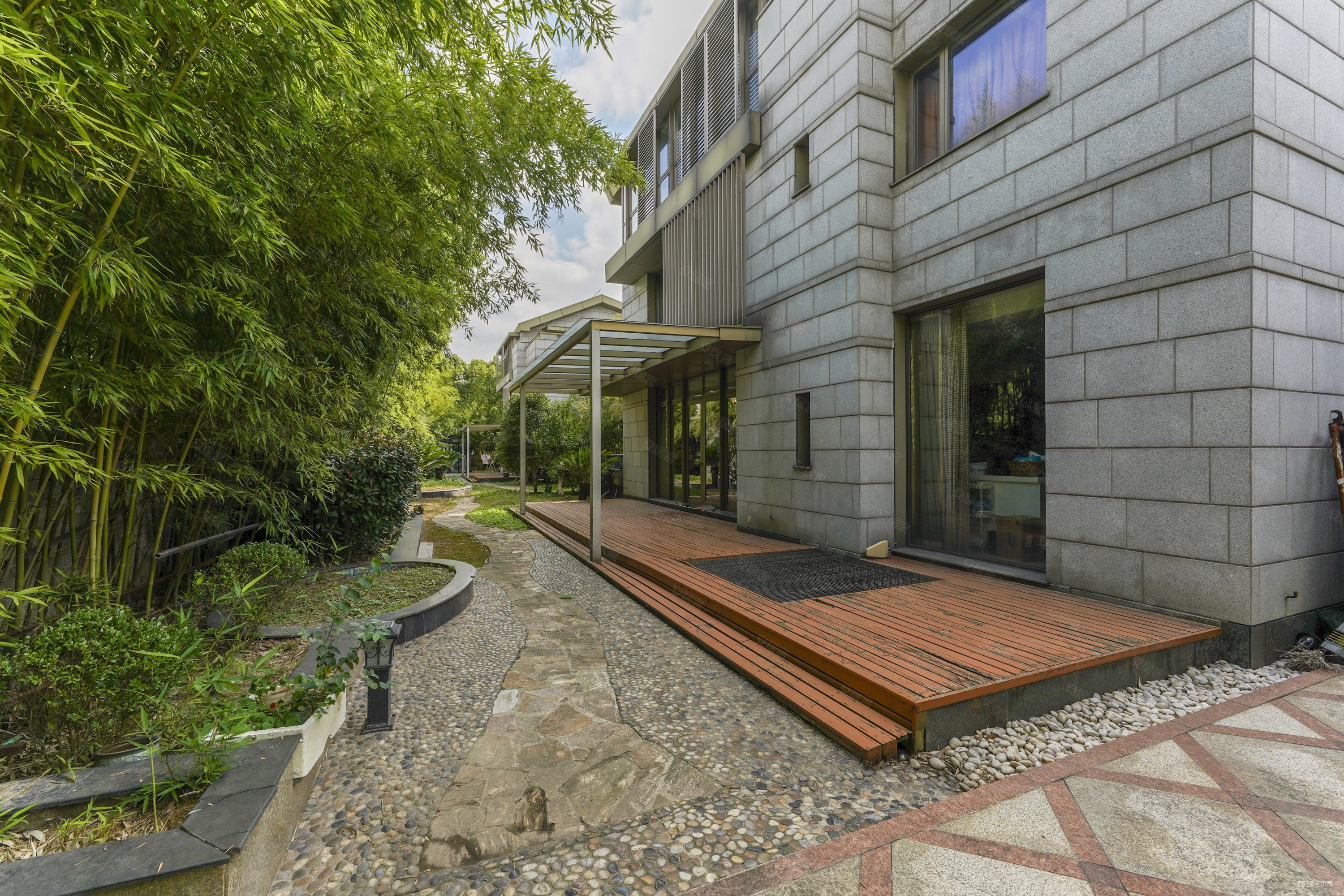 汤臣湖庭花园(二三期)5室3厅6卫573.89㎡南7800万