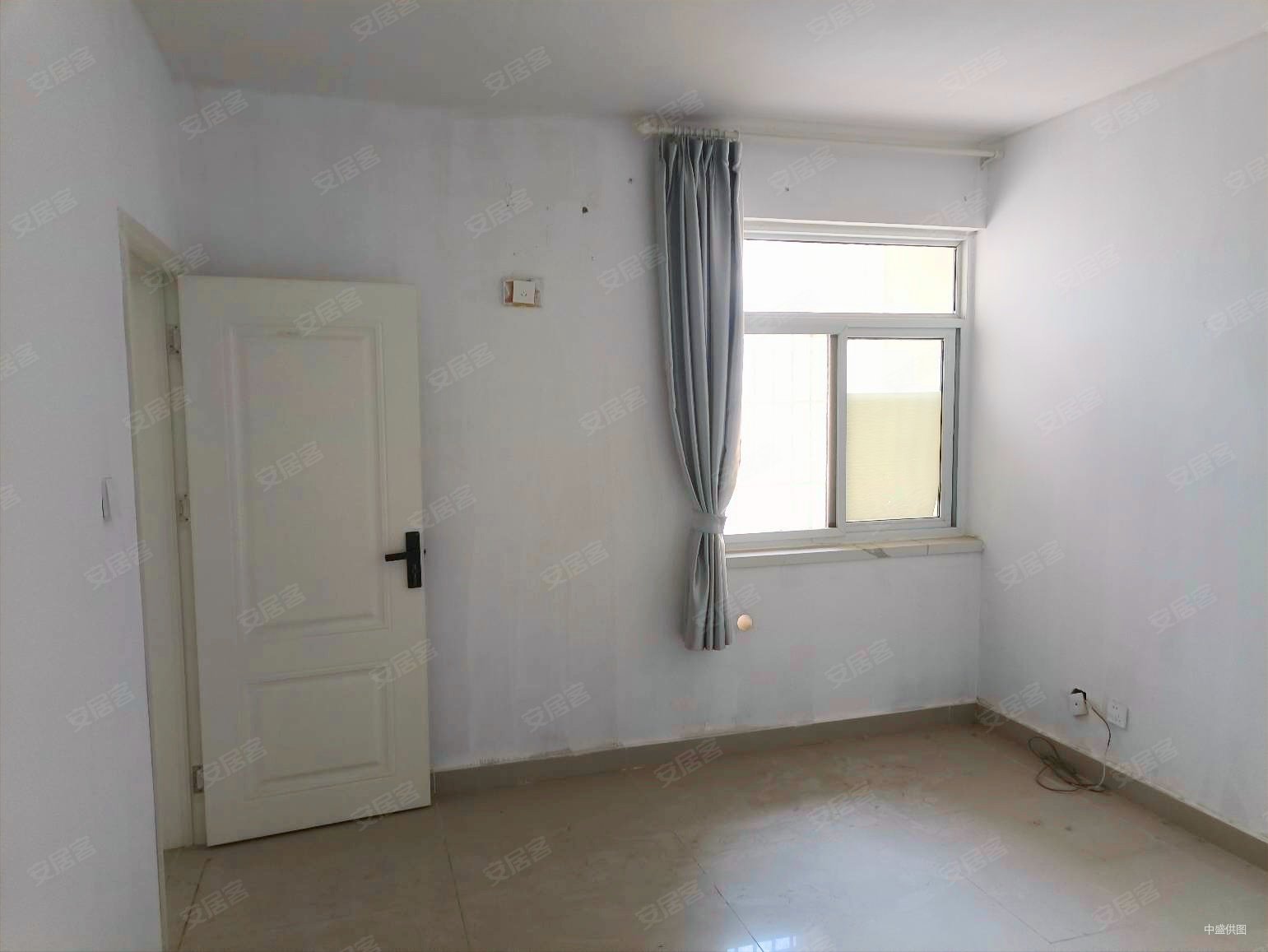 荣城花园北苑 近地铁 大两房 正南 看房方便