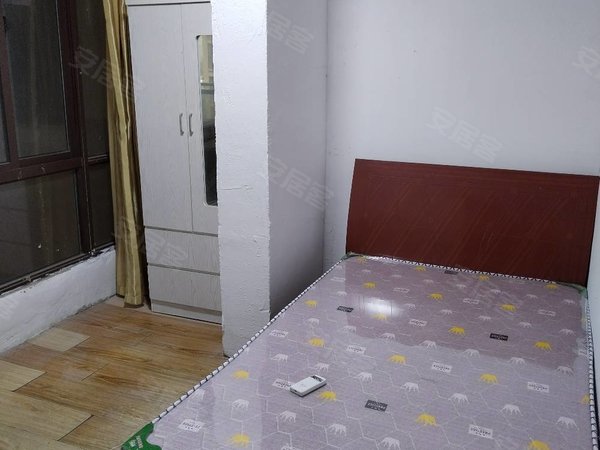 直租房不要中介费,银都水岸一室两户用一个卫生间500元月