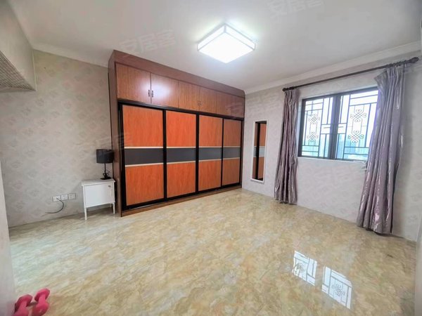 光明大街中心区,明安花园102平大三房,近学校,医院,公园