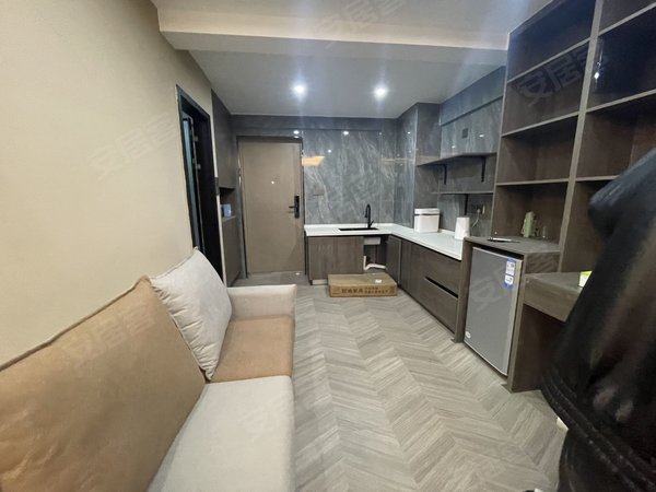 【多图】金地铂悦(商住楼),洞井铺租房,德思勤长沙屿豪装公寓大平层