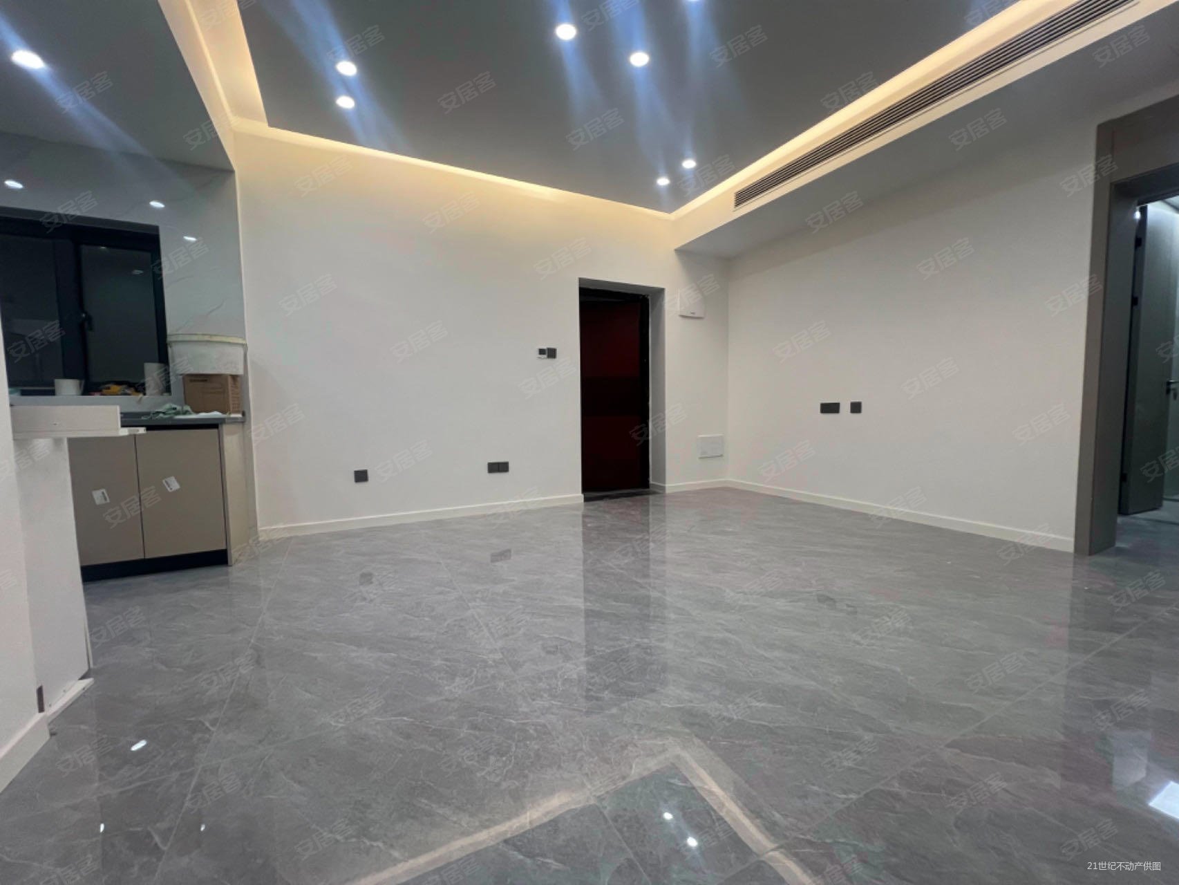 鞍山商圈 8号线鞍山新村地铁口 精装电梯三房 全南边套全明,三峰大厦