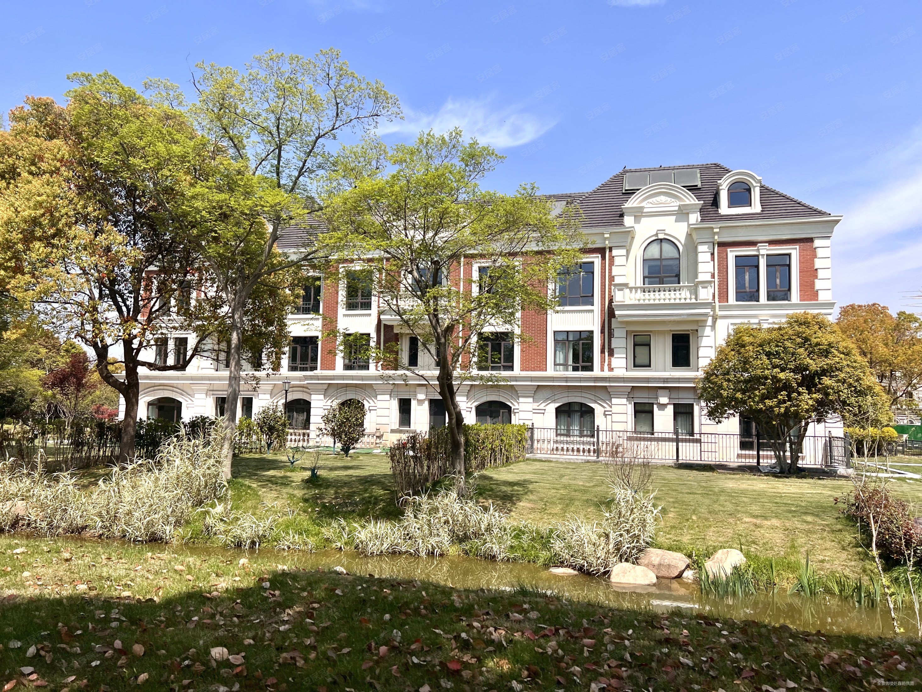 武进西太湖70年纯别墅联排别墅送院子露台蓝城桃李湖滨