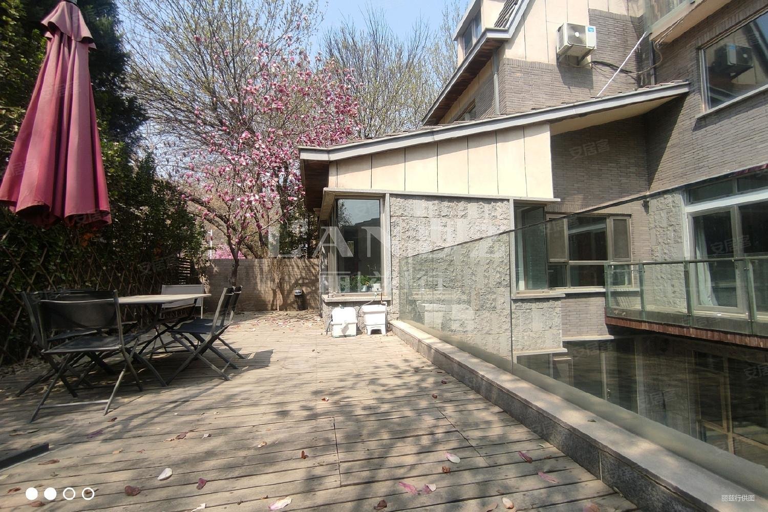 北京房产网>北京二手房>顺义二手房>中央别墅区二手房>龙湾别墅>1500