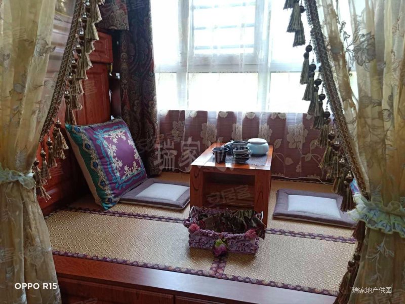 房子南北通透,精装修,靠近轻轨站,靠近南金书院