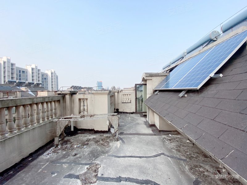 急卖西太湖绿地香奈上叠边户二期带电梯有阁楼送产权车库