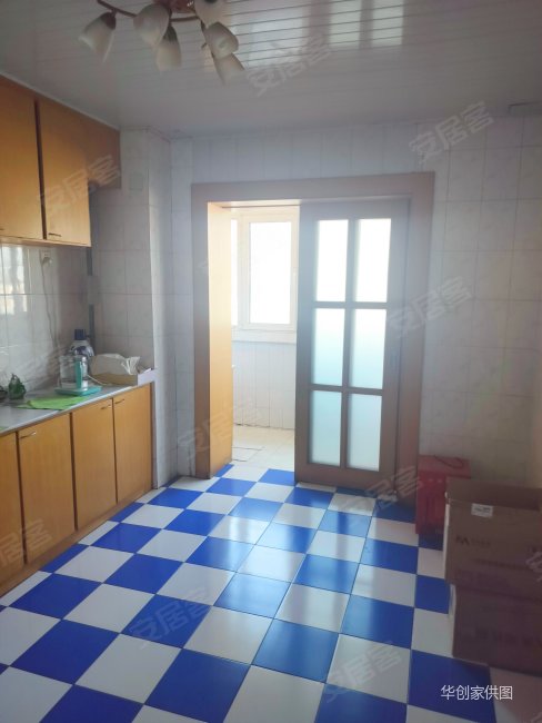 龙居花园低楼层两室全明户型采光好紧挨公交站配套齐全看房方便