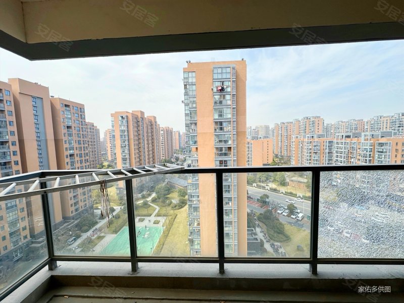 冠城大通二期四房双阳台好楼层采光刺眼龙池地铁口