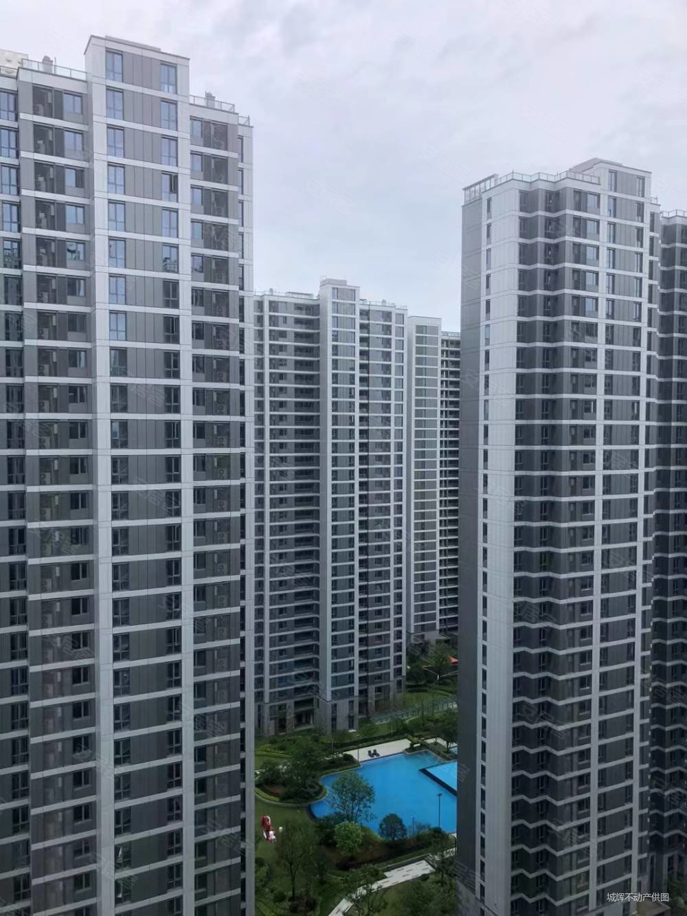 东麟府中高楼106地下车位另购马上可以过户全新亚厦精装修