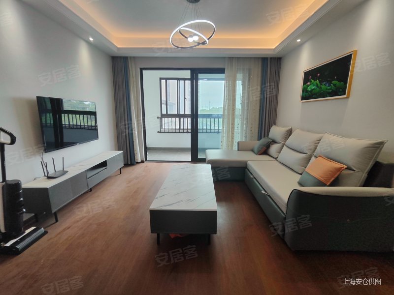 融创悦园 南北通透 精装可拎包入住 欢迎随时来电看房