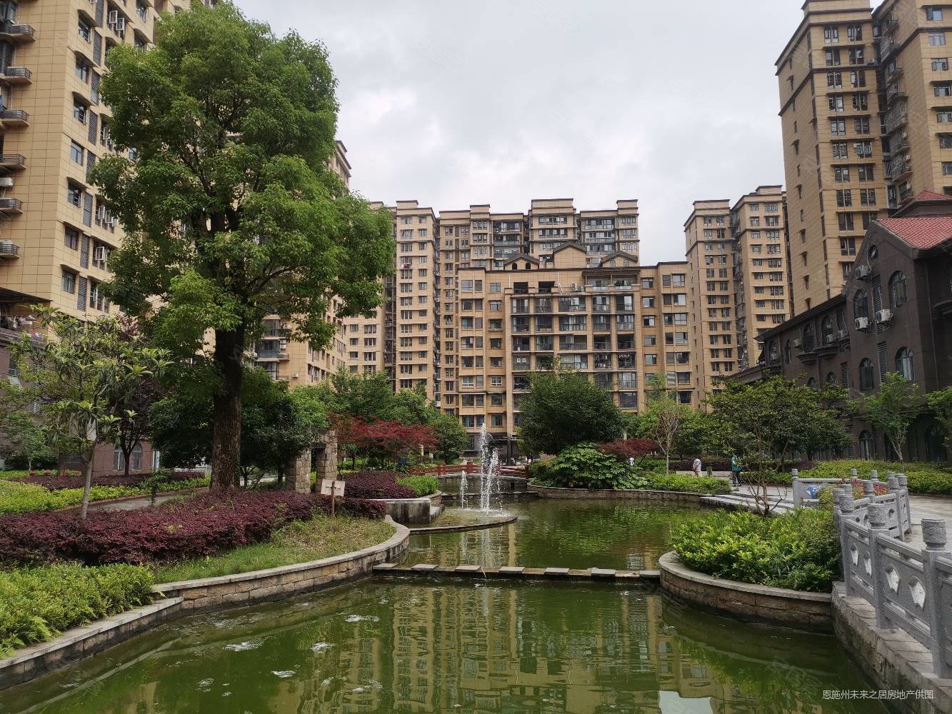 金山公馆3室2厅2卫92.8㎡南北72.8万