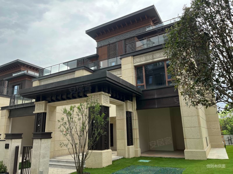 南湖豪装别墅独门独院带前后百平花园送产权车位急售急出