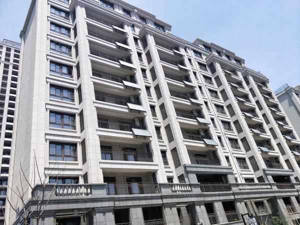 东台中梁聚龙首府城南丨近中南城丨南附医丨新弄里旁丨望府景园三房丨