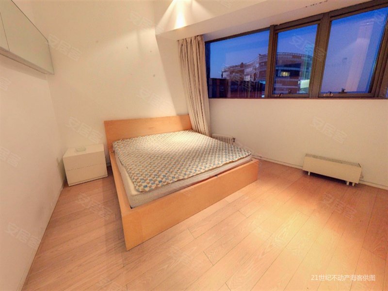 三里屯soho公寓爱丁堡圣世一品两居室加书房看房有密