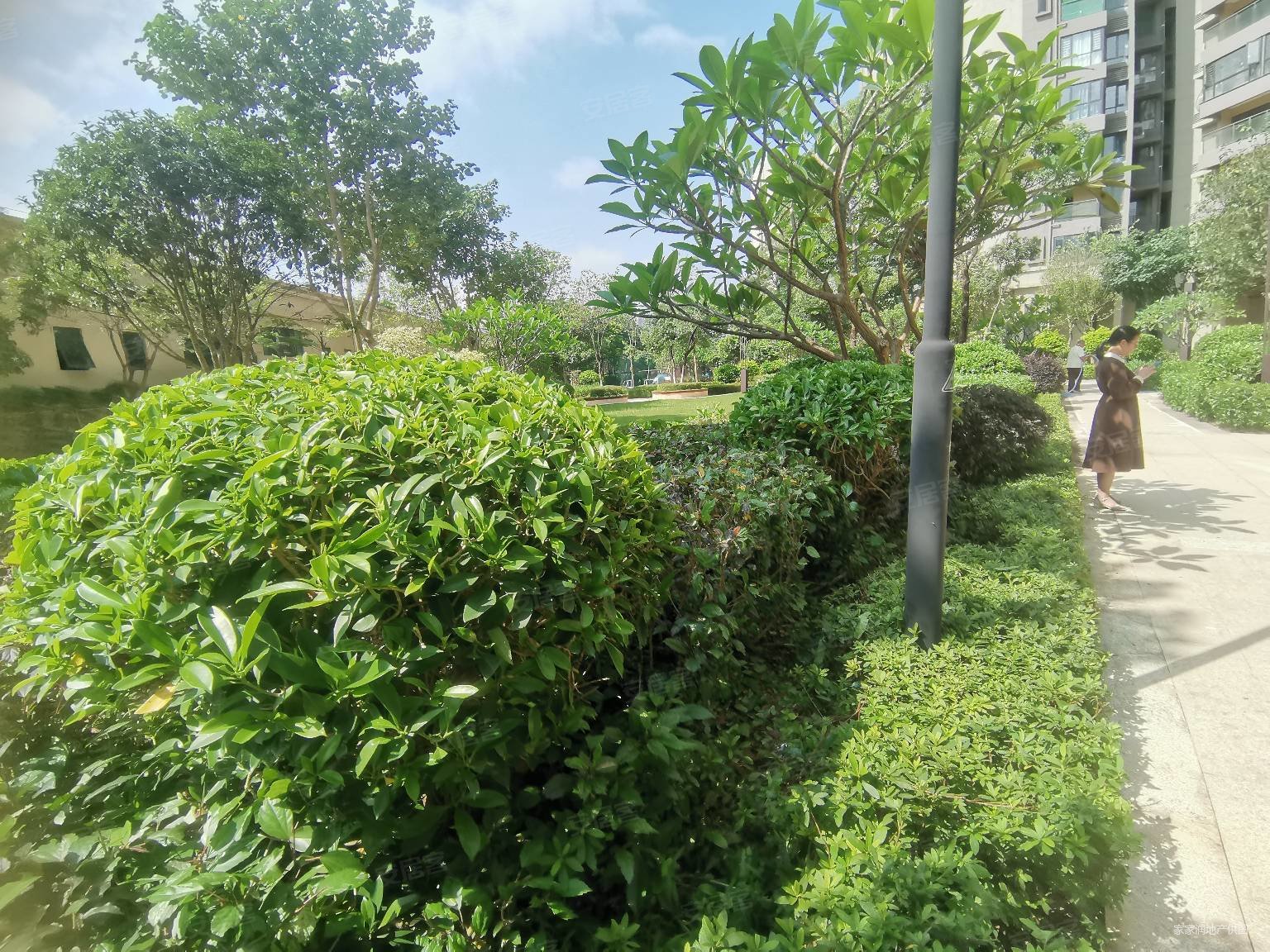 奥园誉山湖四房两厅湖景房售价202万!