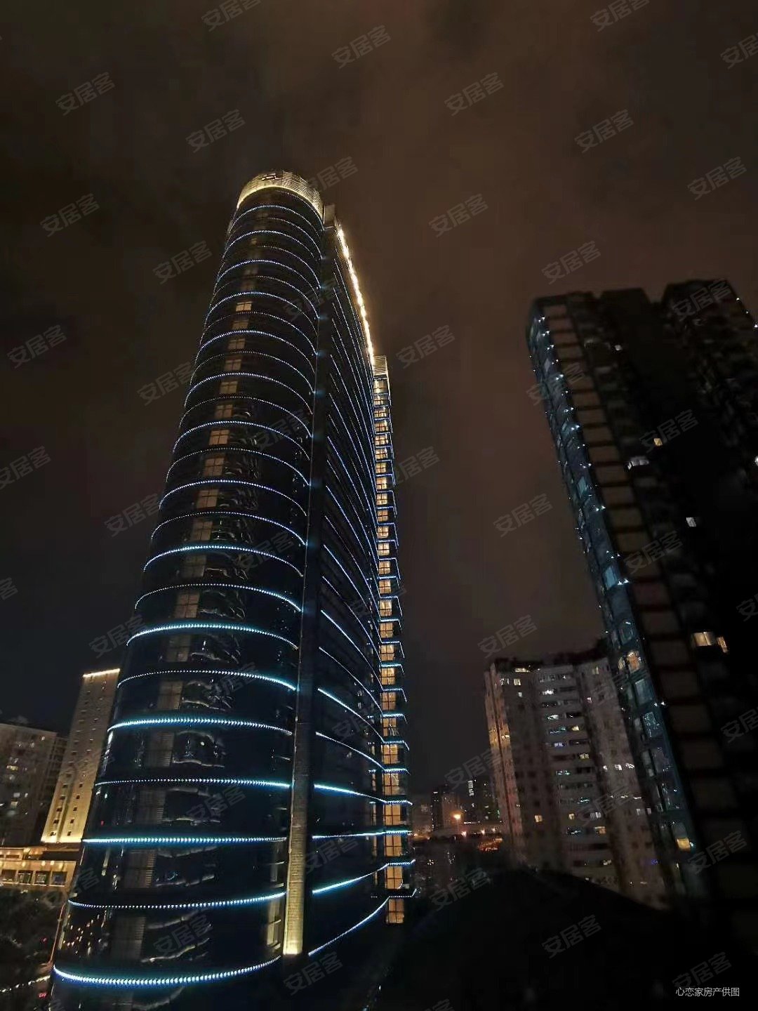 桐梓林首座套二双卫带地暖南北通透中间楼层大阳台