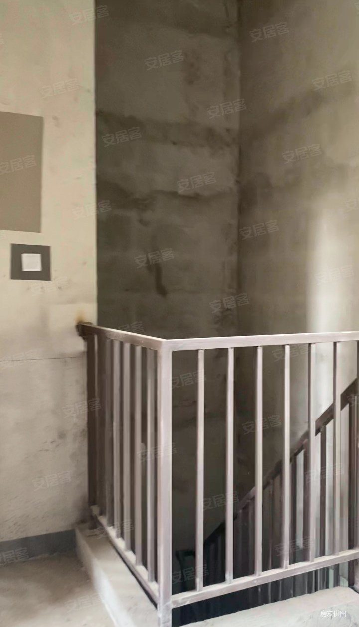 金沙湖 临湖叠墅  直面观湖 临水而居 诚售 可商谈 有钥匙