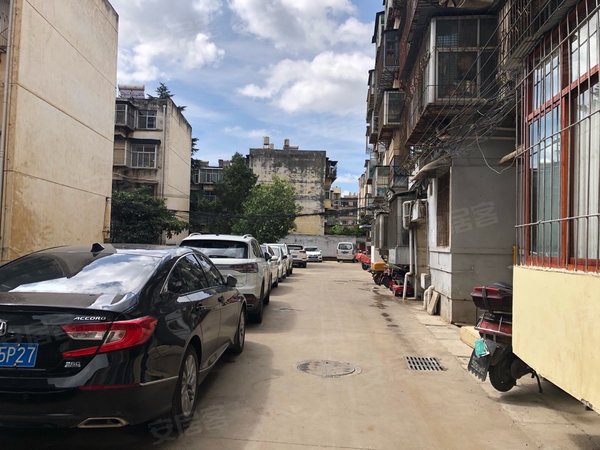 昆明官渡昆明站南窑新村火车站隔壁  南窑小区3房出租看房方便出租