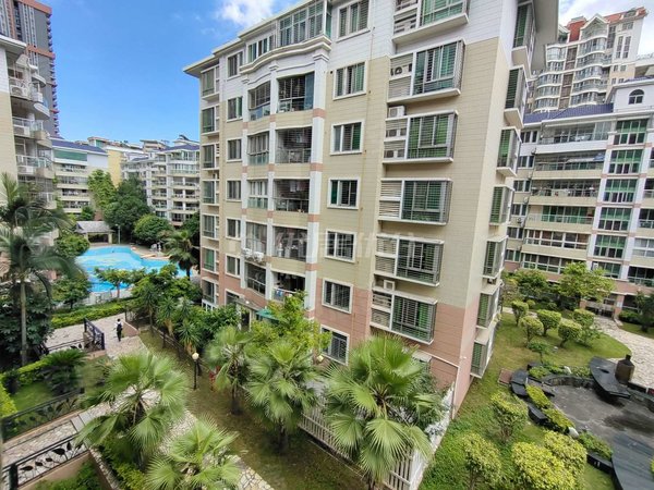 汕头龙湖星湖商业城龙禧花园东区龙禧花园东区4房(房大厅大)客厅连大