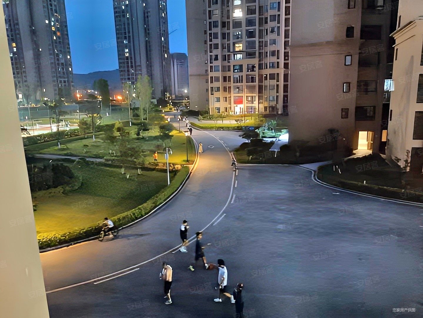 康德城二期115平四房双卫全新装修看中庭急卖急卖