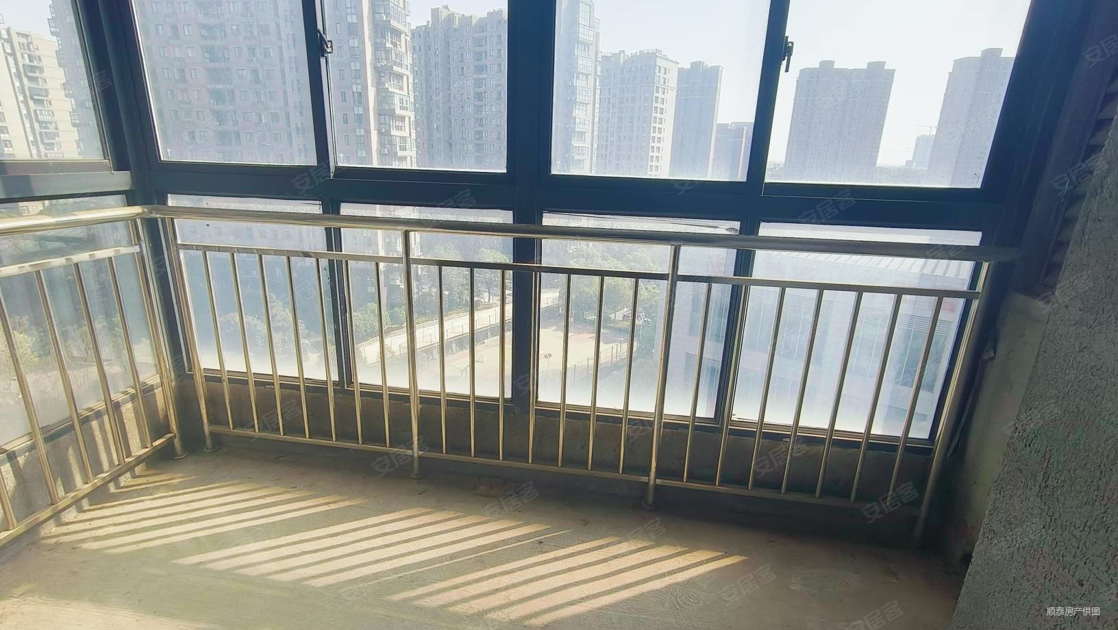 冠城华府3室2厅1卫108㎡南北59.8万