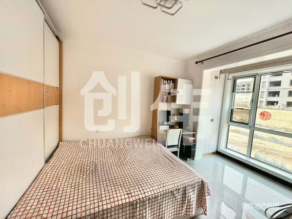 华府御墅三楼95平米两室通透户型近邻一中