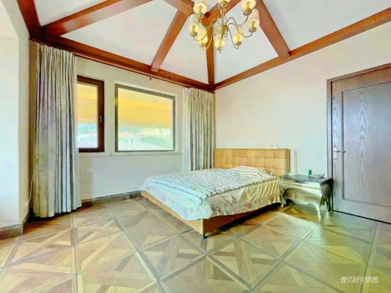 石湾山庄二期 独栋别墅 300平花园 东西面宽 双车库