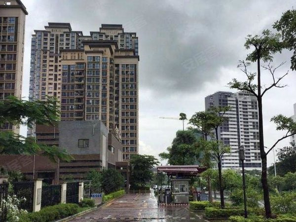 深圳坪山坑梓深业东城御园亚迪三村旁 拒绝虚假房源 深业御园精装三房