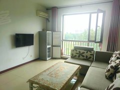 龙口东海官道街整租年租卢森堡电梯两居室家具家电齐全拎包入住，近海涛二路出租房源真实图片