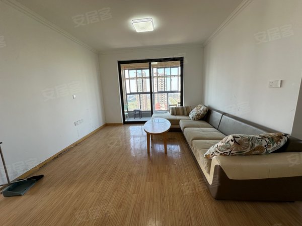 盐城盐都盐龙锦尚花城小区(别墅)高新区 锦尚花城 4房都有空调 2卫生