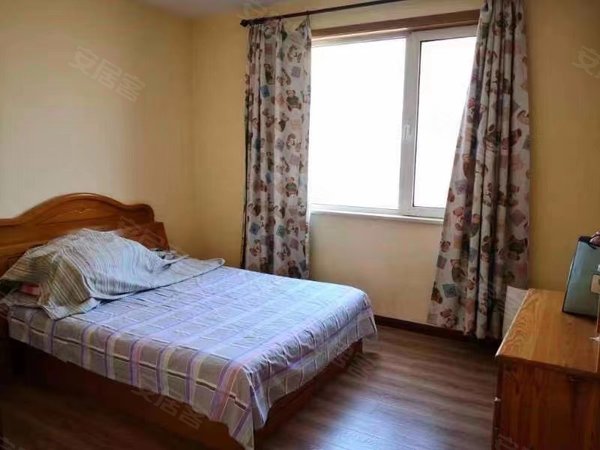 北京昌平昌平县城百泉花园百泉花园140平米三居双卫带车位 落地窗